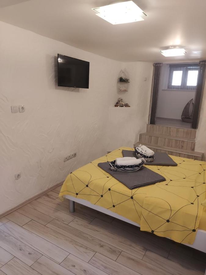 Apartmant Bionda Novi Vinodolski, Cozy And Nice Apartment For 4 People In The City Center Exterior foto