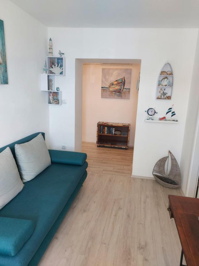 Apartmant Bionda Novi Vinodolski, Cozy And Nice Apartment For 4 People In The City Center Exterior foto